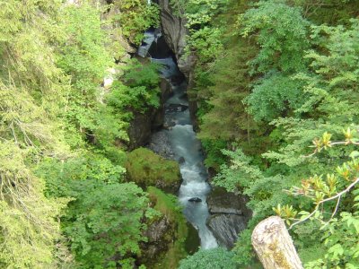Variante depuis Frenières: vue sur les gorges de Frenières, depuis le pont