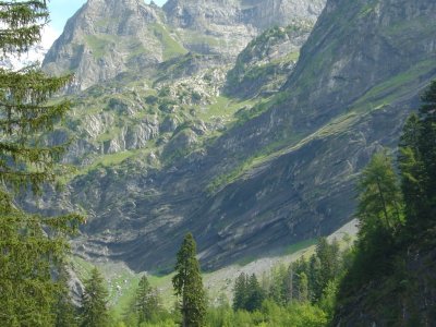 Vue à l'est depuis le Pont-de-Nant