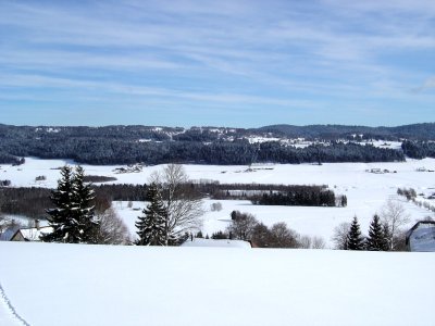 Vue plongeante sur la vallée des Ponts-de-Martel