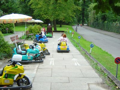 Le circuit de voiture pour les enfants
