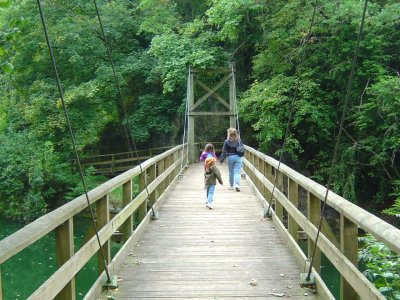 Pont enjambant l'Orbe, sur le Chemin des Présidents