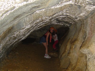 Une grotte... bas de plafond!