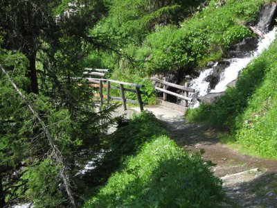 Petit pont en descendant vers St-Luc