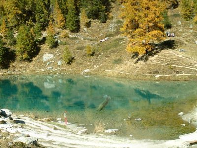 le Lac Bleu et une partie des places pique-nique