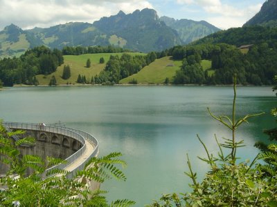Barrage et lac de Montsalvens