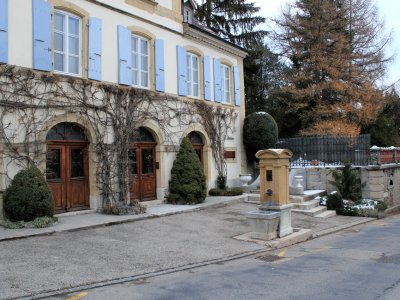 Promenade dans les vieux bourgs: Grand Rue de Corcelles