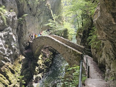 Pont en pierre au Saut-de-Brot