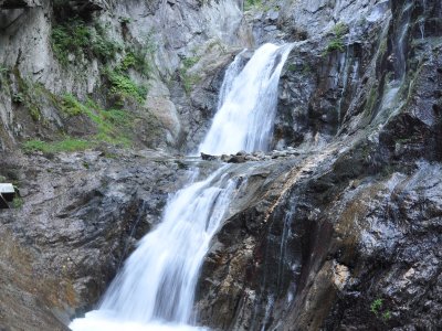 Une chute double
