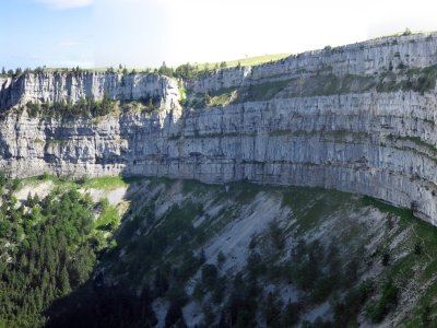 Les impressionnantes falaises du Creux-du-Van