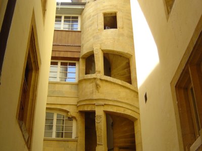 L'escalier en colimaçon du Passage des Corbets