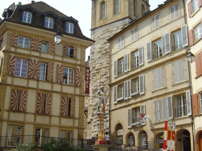 La Croix du Marché et la Tour de Diesse