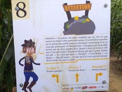 Un panneau donne la direction à emprunter... à condition d'avoir résolu l'énigme!