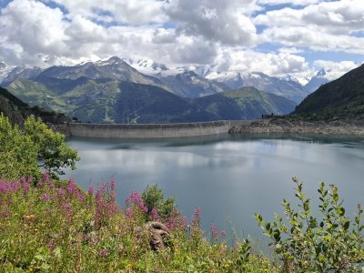 Vue sur le barrage