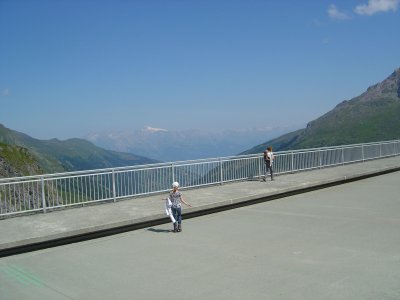 Vue depuis la couronne du barrage