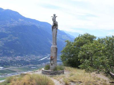 La statue de Notre-Dame du Mont-d'Orge