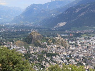Vue sur Sion et ses châteaux depuis le Mont d'Orge
