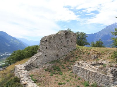 Les ruines du château.