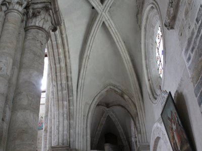 L'intérieur de la basilique de Valère