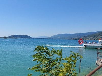 Bateau arrivant à l'Île St-Pierre
