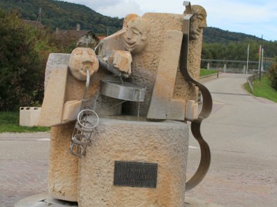 La fontaine du jazz, où il faut recueillir 3 gouttes d'élixir sonore :)