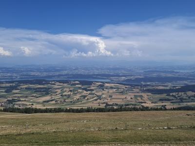 Vue sur le plateau et les trois lacs
