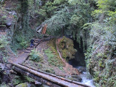 Petit pont enjambant la Salentse