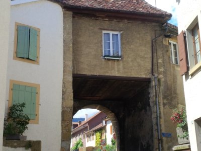 Tout en haut de la Rue Louis-Favre, juste avant d'arriver au château