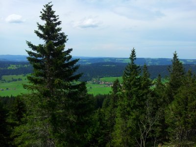 En bas, le village de la Sagne