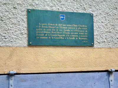 Une des nombreuses plaque explicative