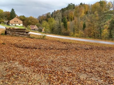 Le petit parking (commencez derrière l'appareil)