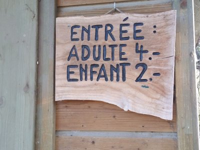 Entrée du village lacutre de Gletterens