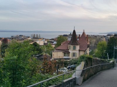En remontant à la gare