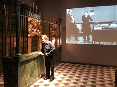 Woody Allen au guichet de banque