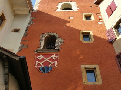 <p>Tour rouge</p>