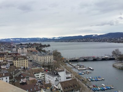 Vue surle lac, depuis la tour de la Grossmünster