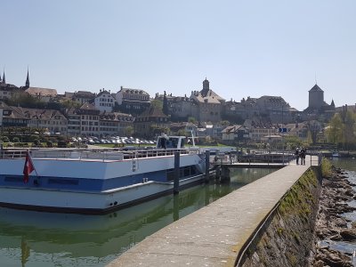 Amarré au port