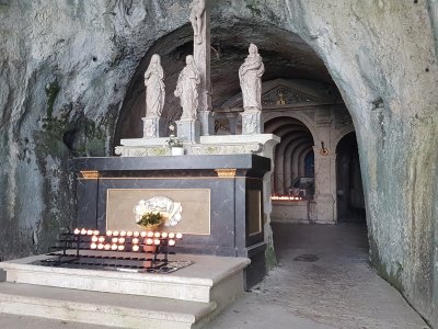 A l'intérieur de la chapelle de Verena