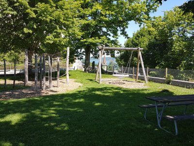 <p>La place de jeux</p>
