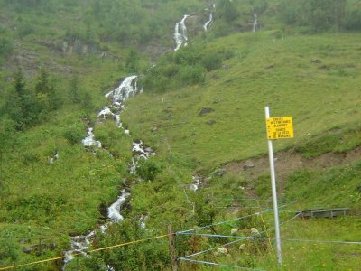 Les chutes des Fontaines Blanches un jour de pluie...