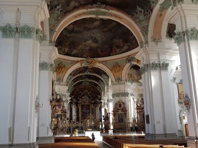 <p>L'intérieur de la cathédrale.</p>