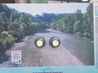 Panneau explicatif et jumelles