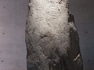 Menhir avec visage humain