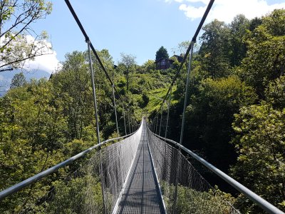 La passerelle, 100m dans le vide...