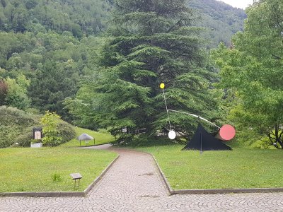 Les jardins de la fondation et les uvres d'art