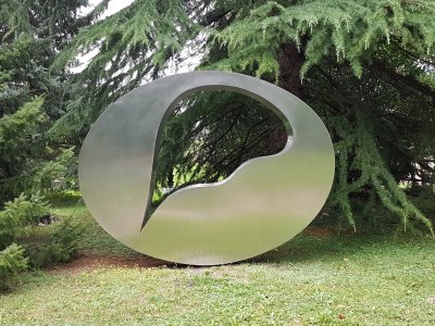 Roue Oriflamme, de Jean Arp