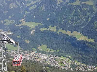 Au fond, les Dents du Midi