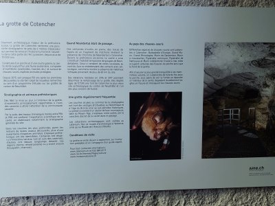 Panneau à l'entrée des grottes