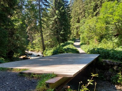 <p>Une des nombreuses passerelles</p>