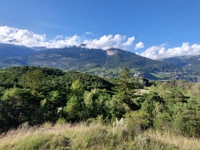 <p>La vue, depuis la petite butte à côté du parking</p>