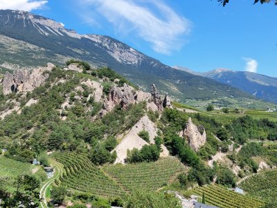 Dernière vue sur les pyramides de la Raspille, avant de redescendre